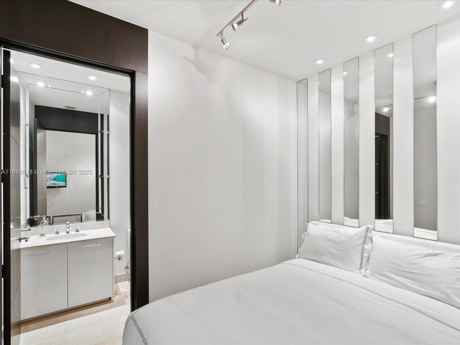 2711 S Ocean Dr #4005 Hollywood, FL 33019