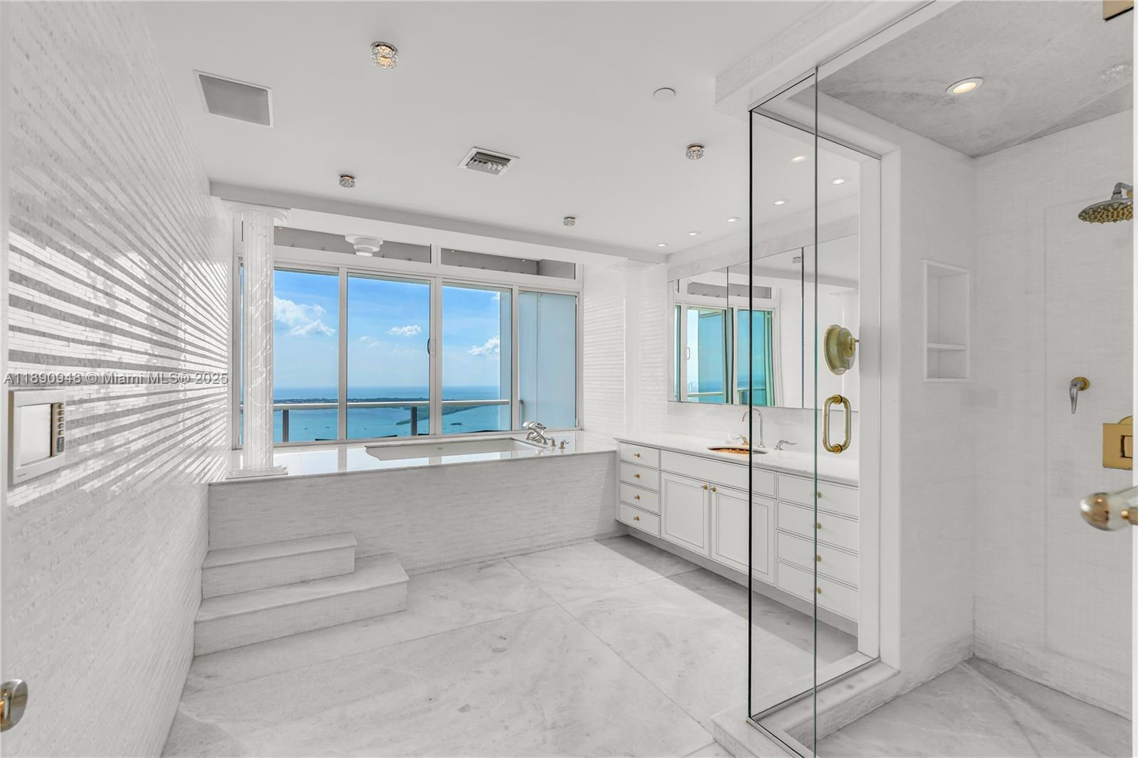 1425 Brickell Ave #54DEF Miami, FL 33131 1425 Brickell Ave #54DEF Miami, FL 33131