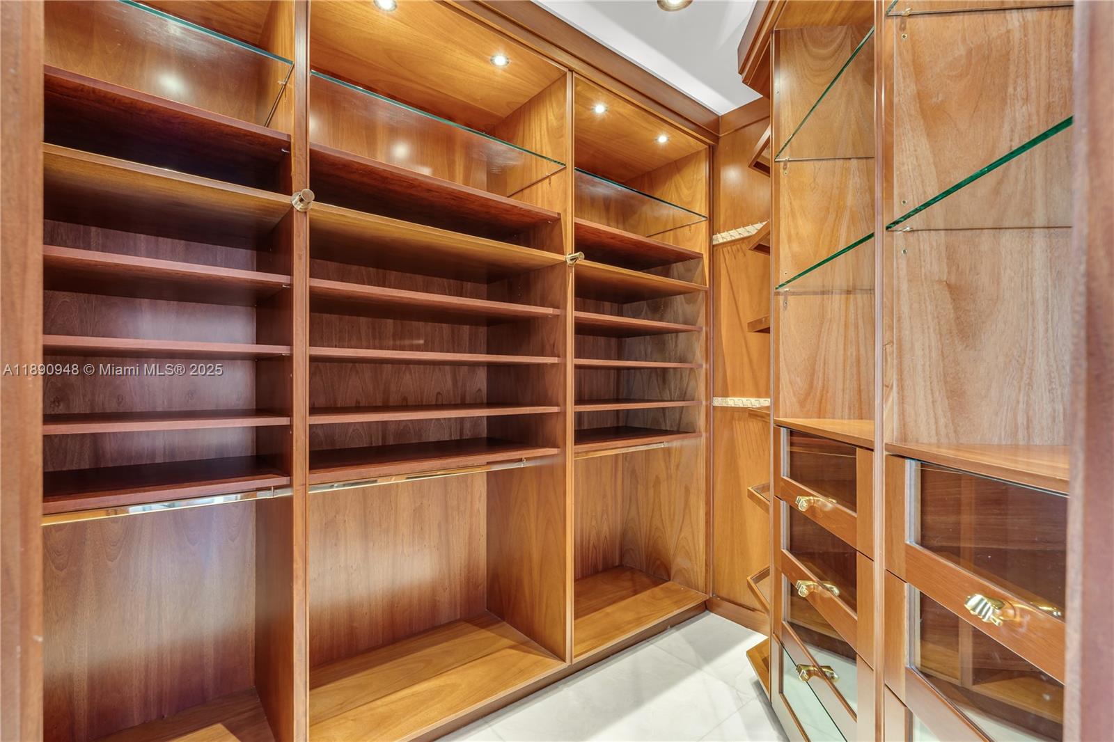 1425 Brickell Ave #54DEF Miami, FL 33131 1425 Brickell Ave #54DEF Miami, FL 33131