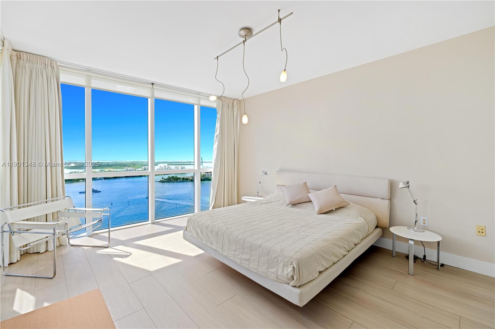 image Murano Grande18