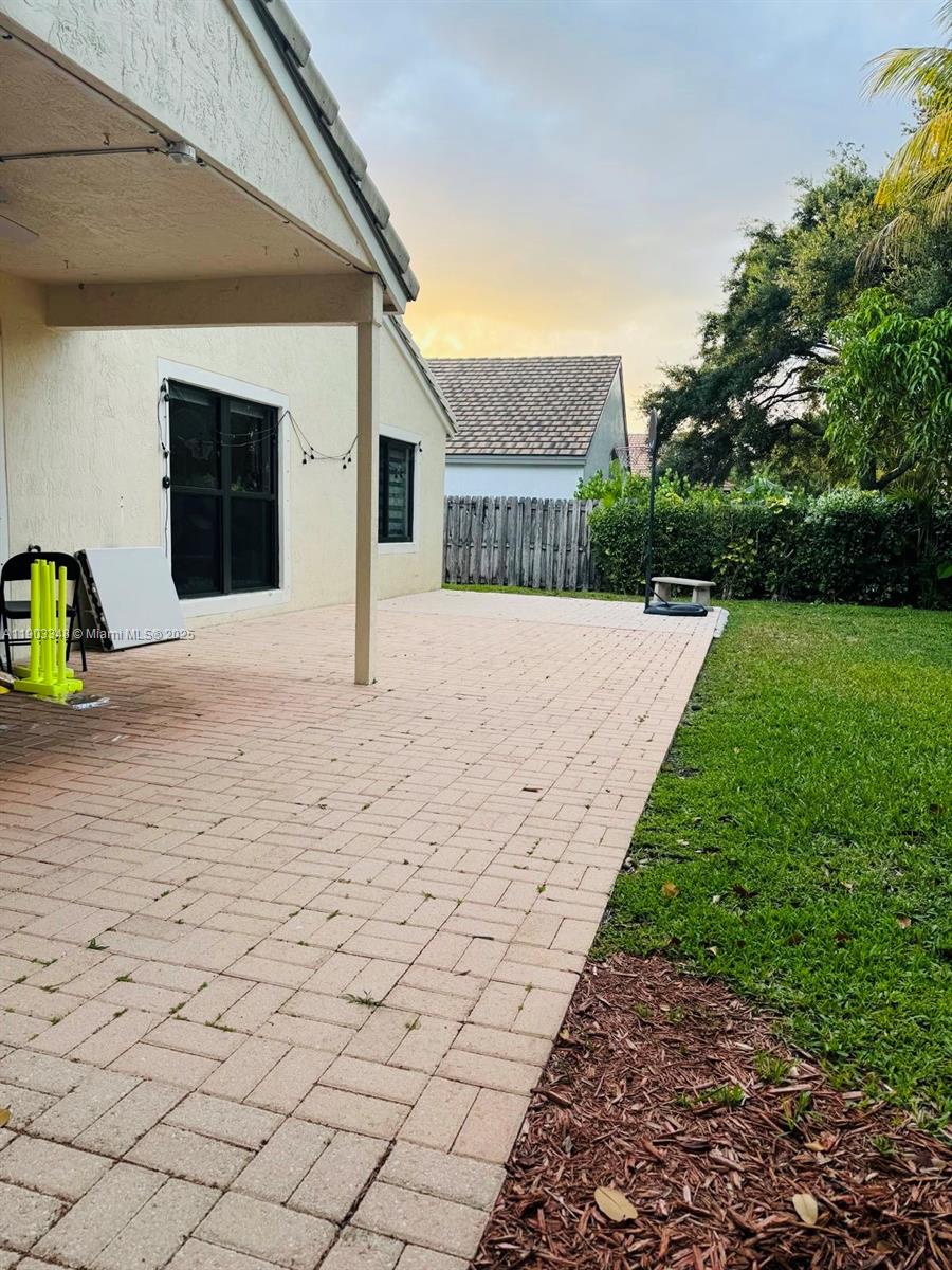 1235 NW 144th Ave Pembroke Pines, FL 33028