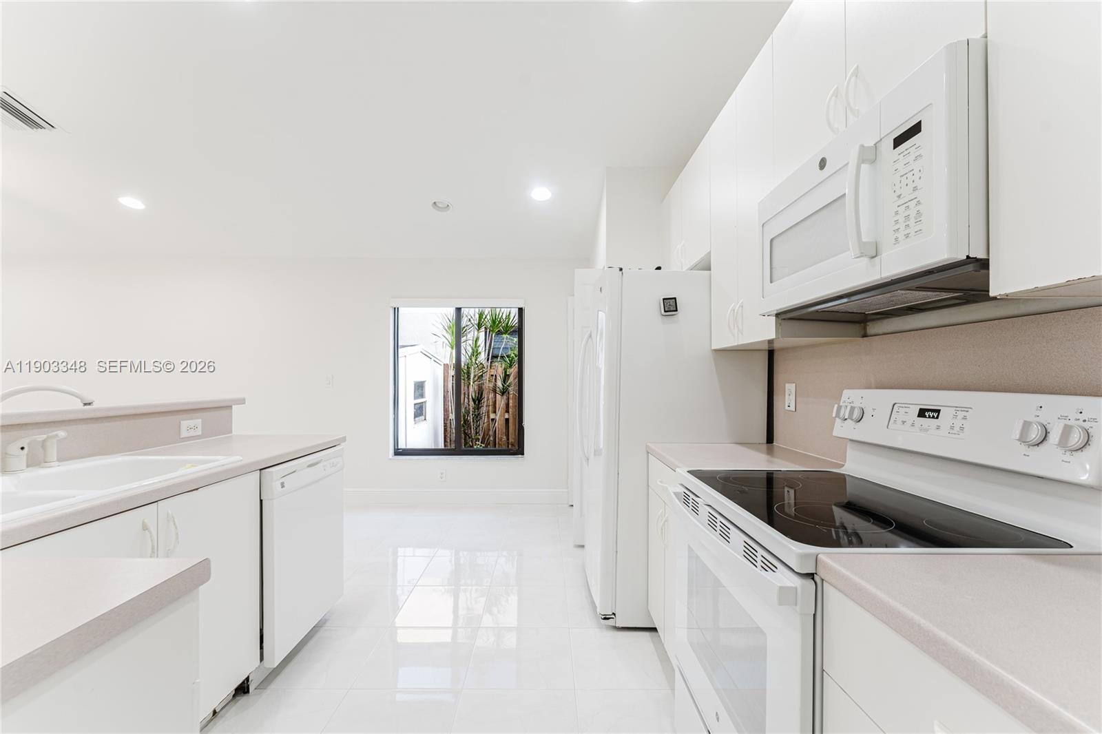 1235 NW 144th Ave Pembroke Pines, FL 33028