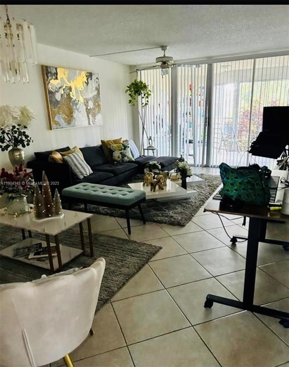 1811 Sabal Palm Dr #208