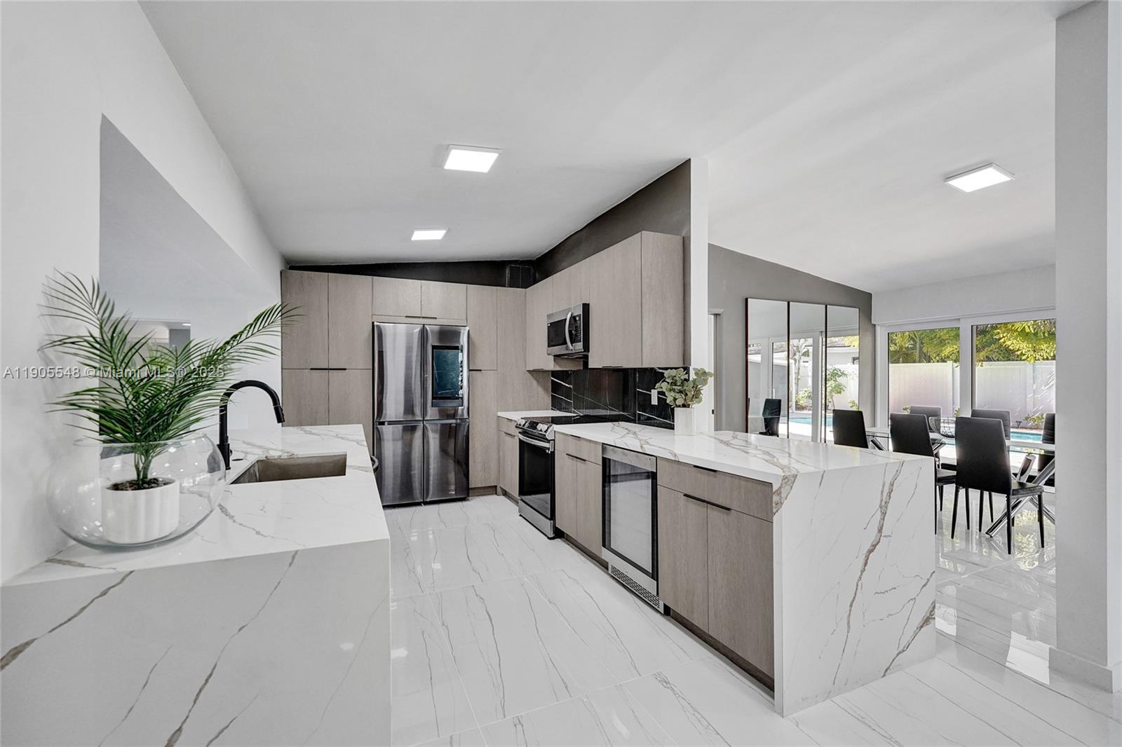 2201 SE 19th St Fort Lauderdale, FL 33316