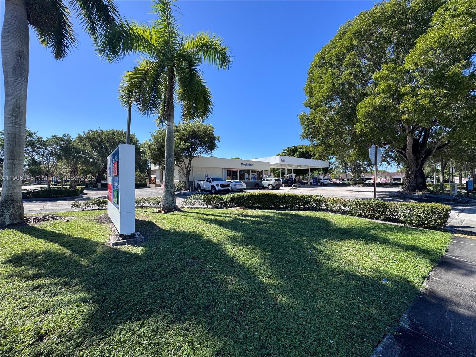 8400 W Oakland Park Blvd