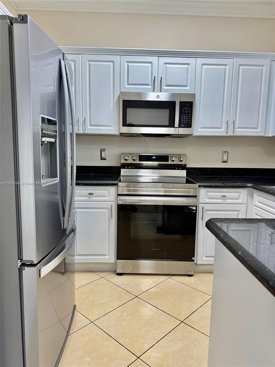 2665 NE 4th St #201 Homestead, FL 33033