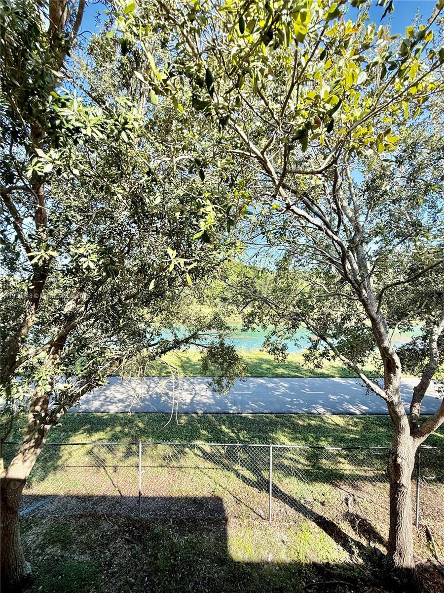 2665 NE 4th St #201 Homestead, FL 33033