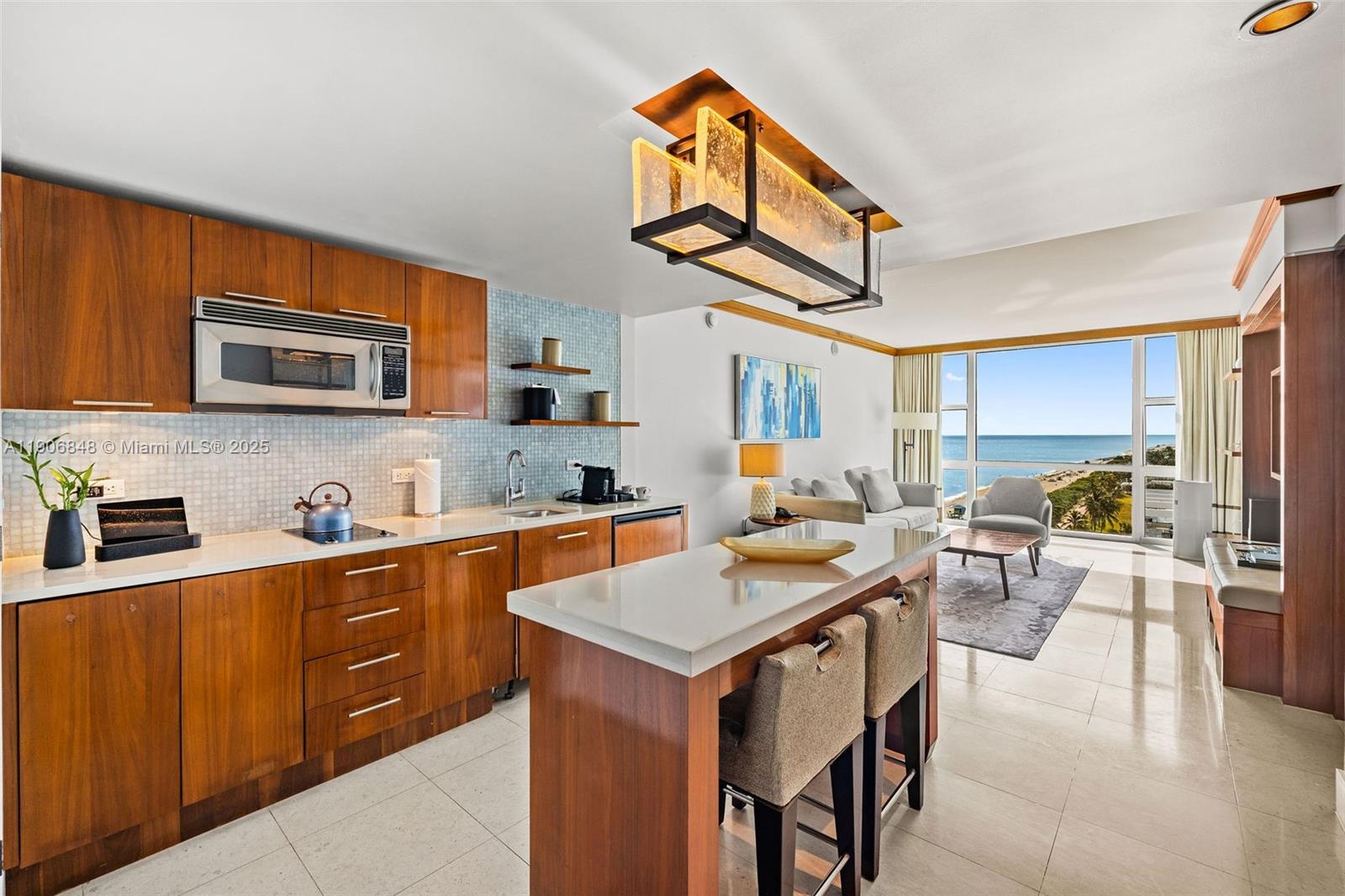 image Carillon Condo1