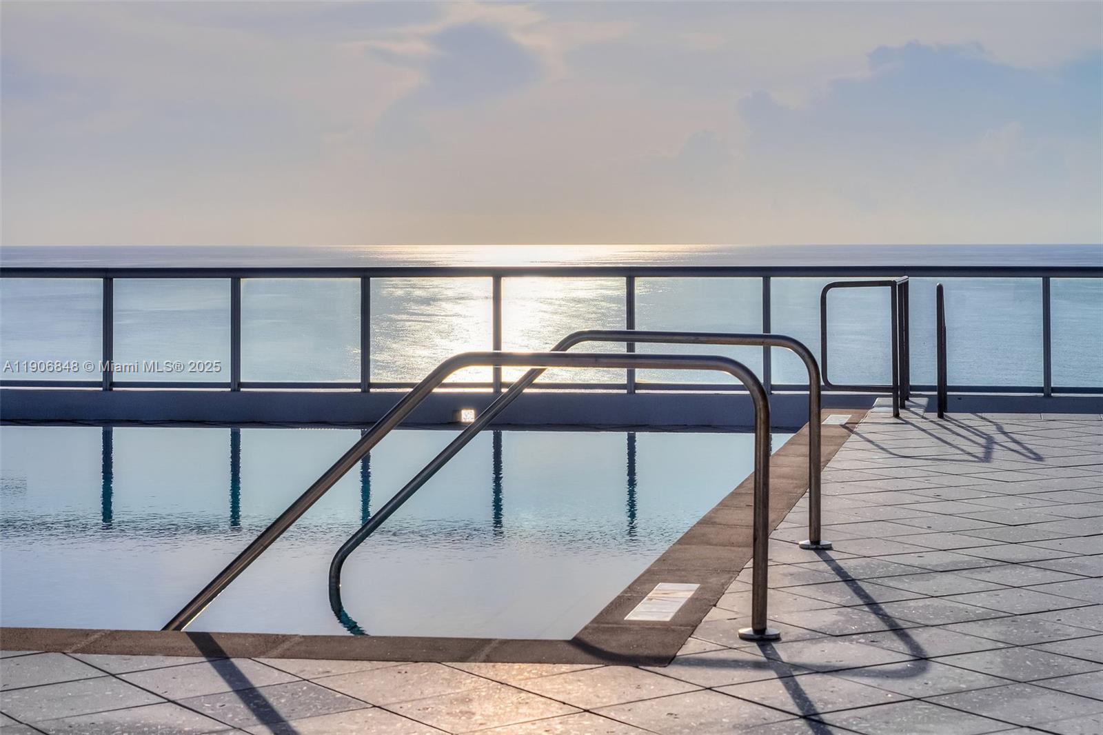 image Carillon Condo19