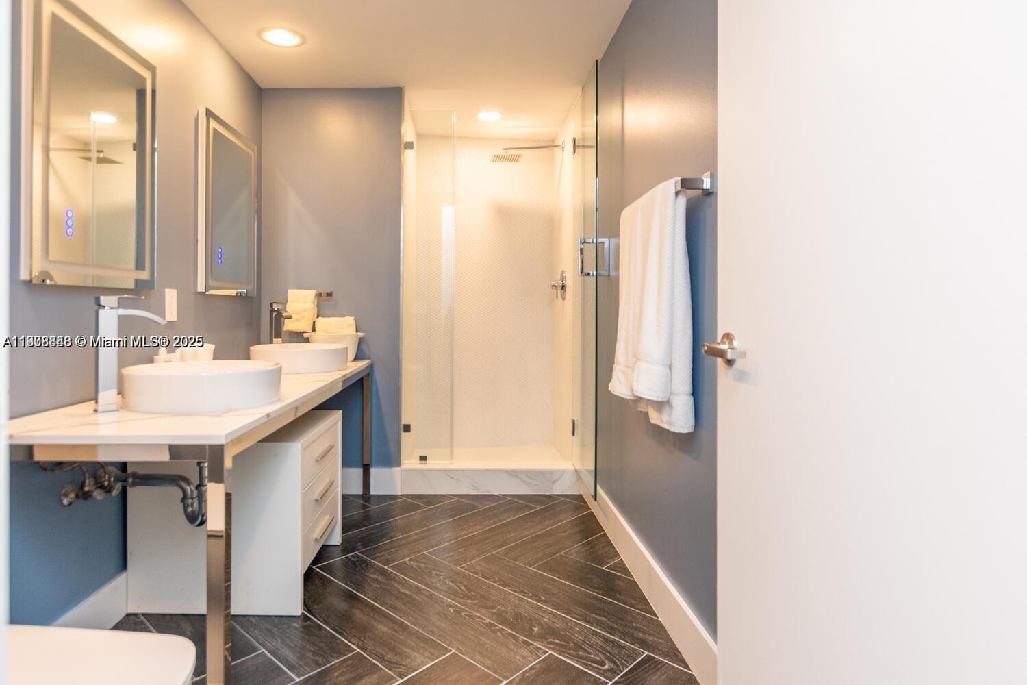 image Icon Brickell Tower 39