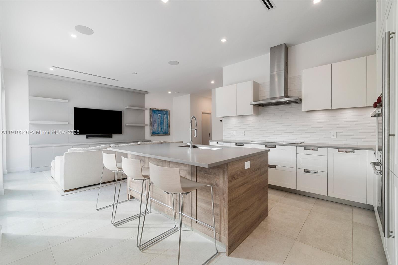 19941 NE 36th Pl Aventura, FL 33180