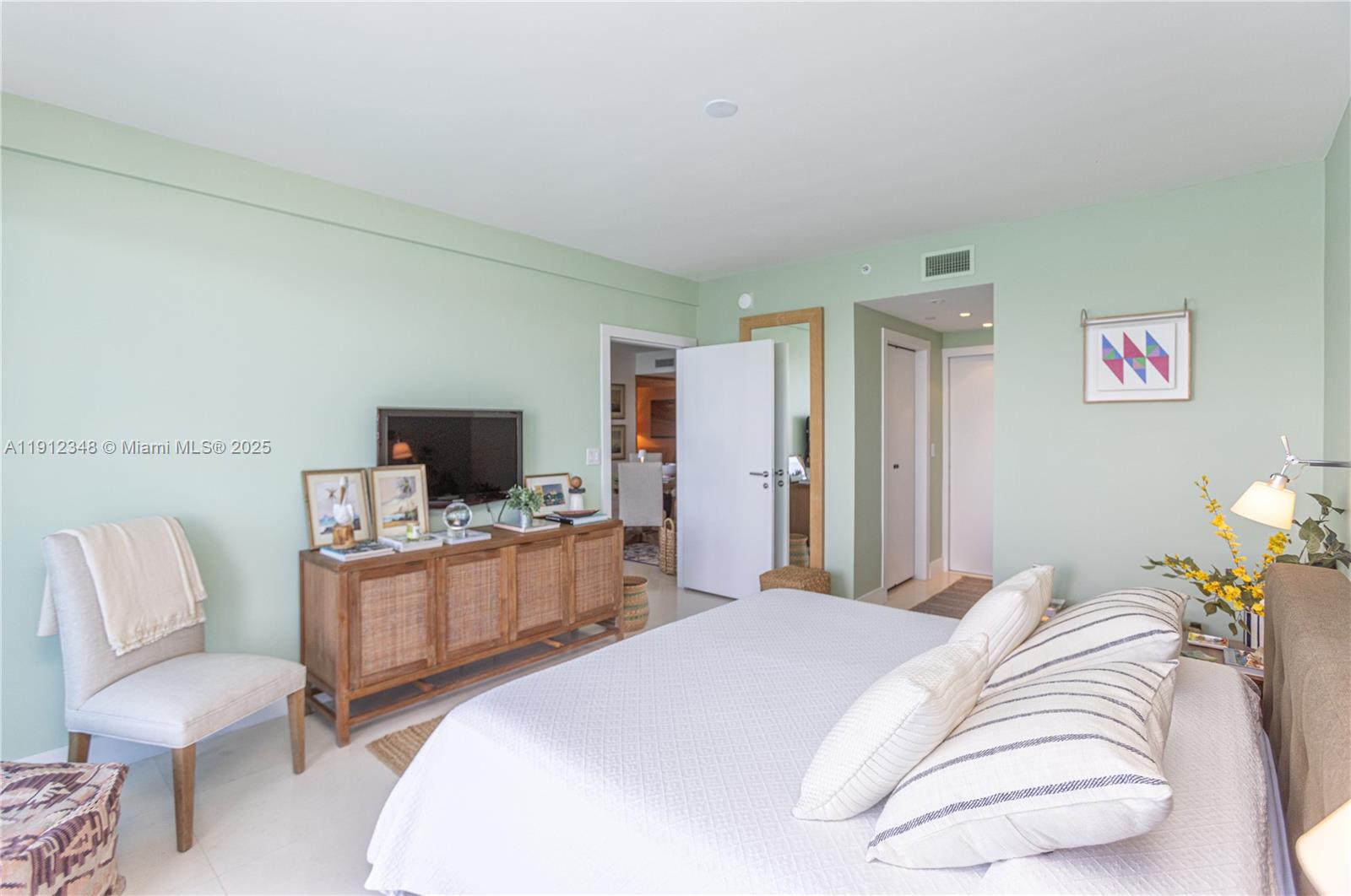 520 West Ave #1102 Miami Beach, FL 33139