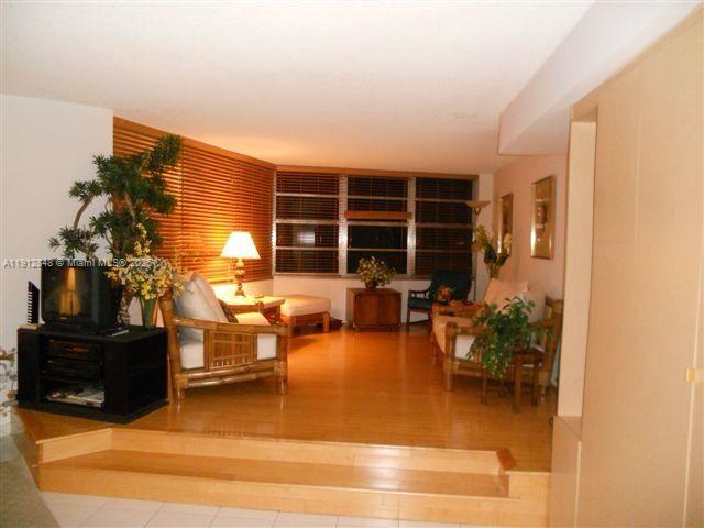 905 Brickell Bay Dr #931 Miami, FL 33131