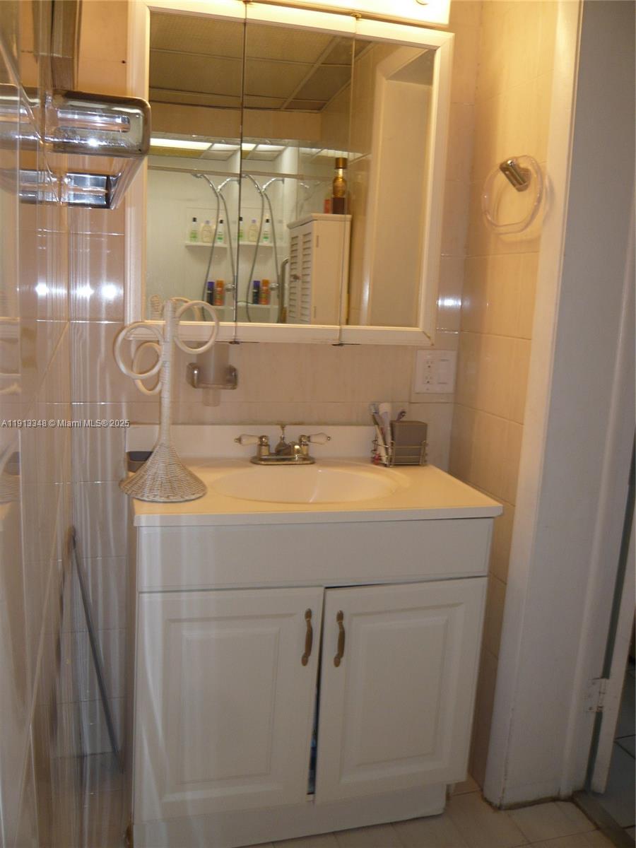 55 SW 62nd Ct Miami, FL 33144