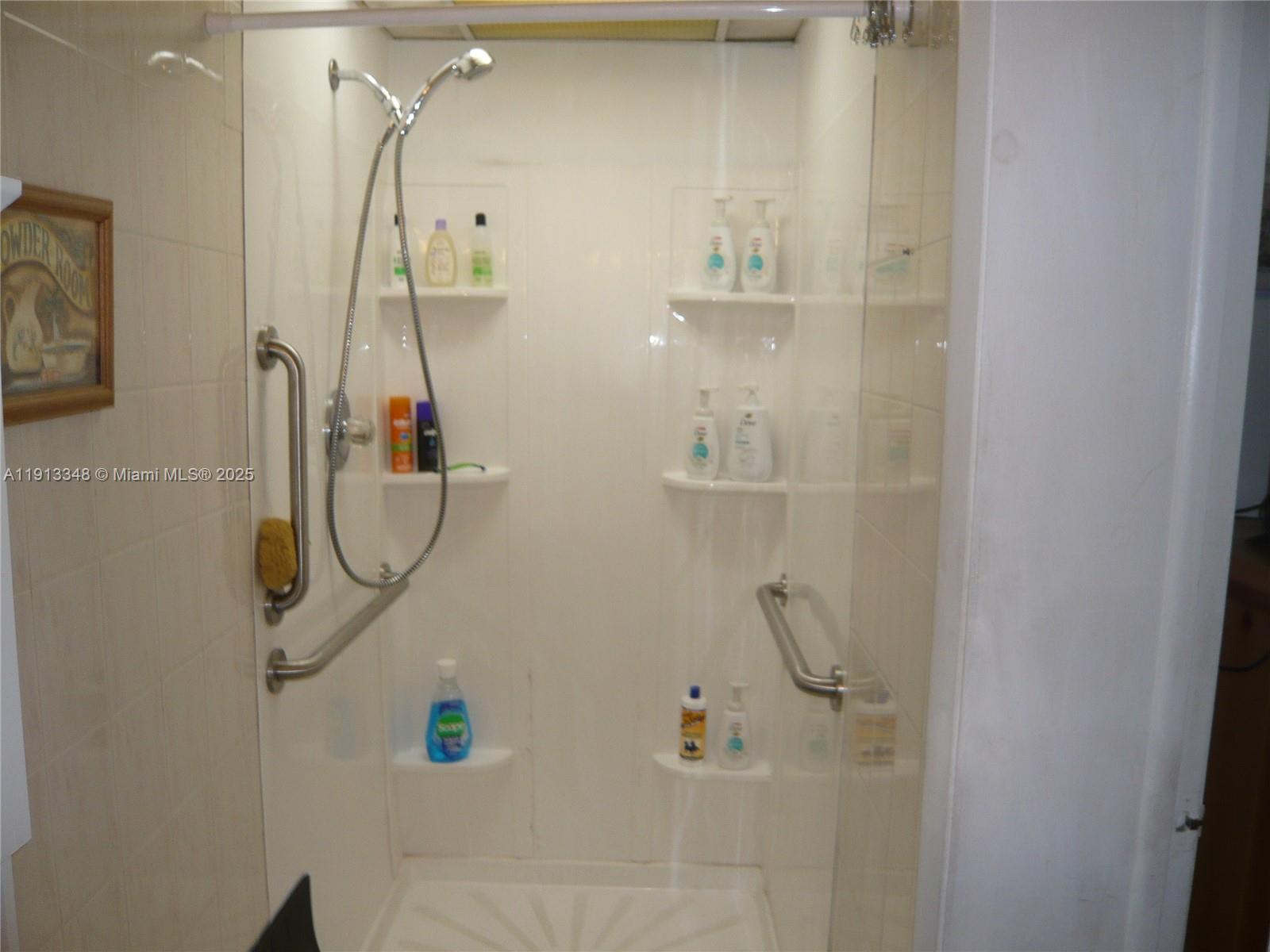 55 SW 62nd Ct Miami, FL 33144