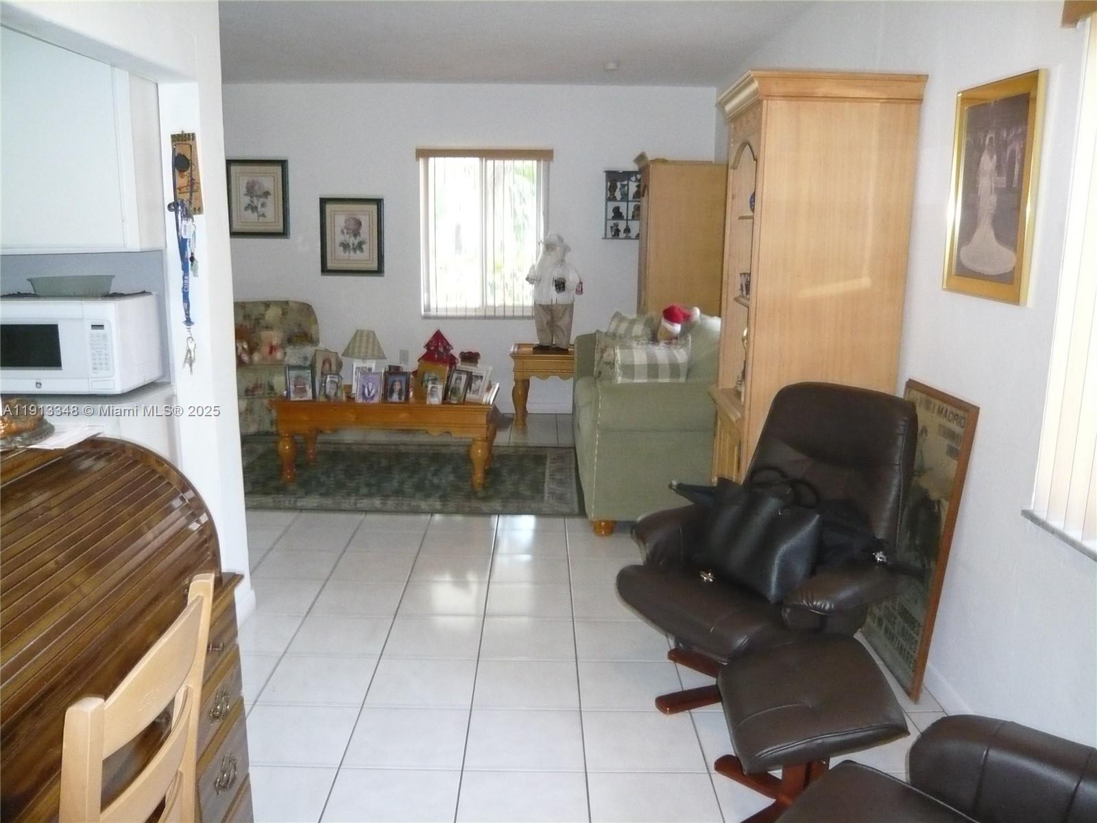 55 SW 62nd Ct Miami, FL 33144