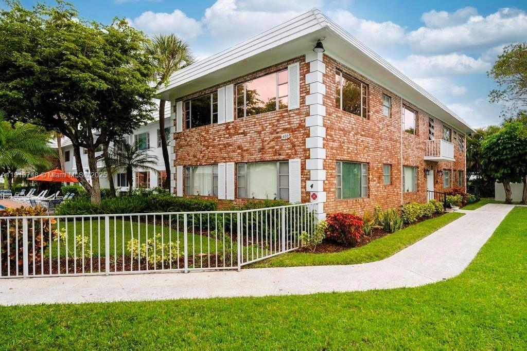 400 S Cypress Rd #424