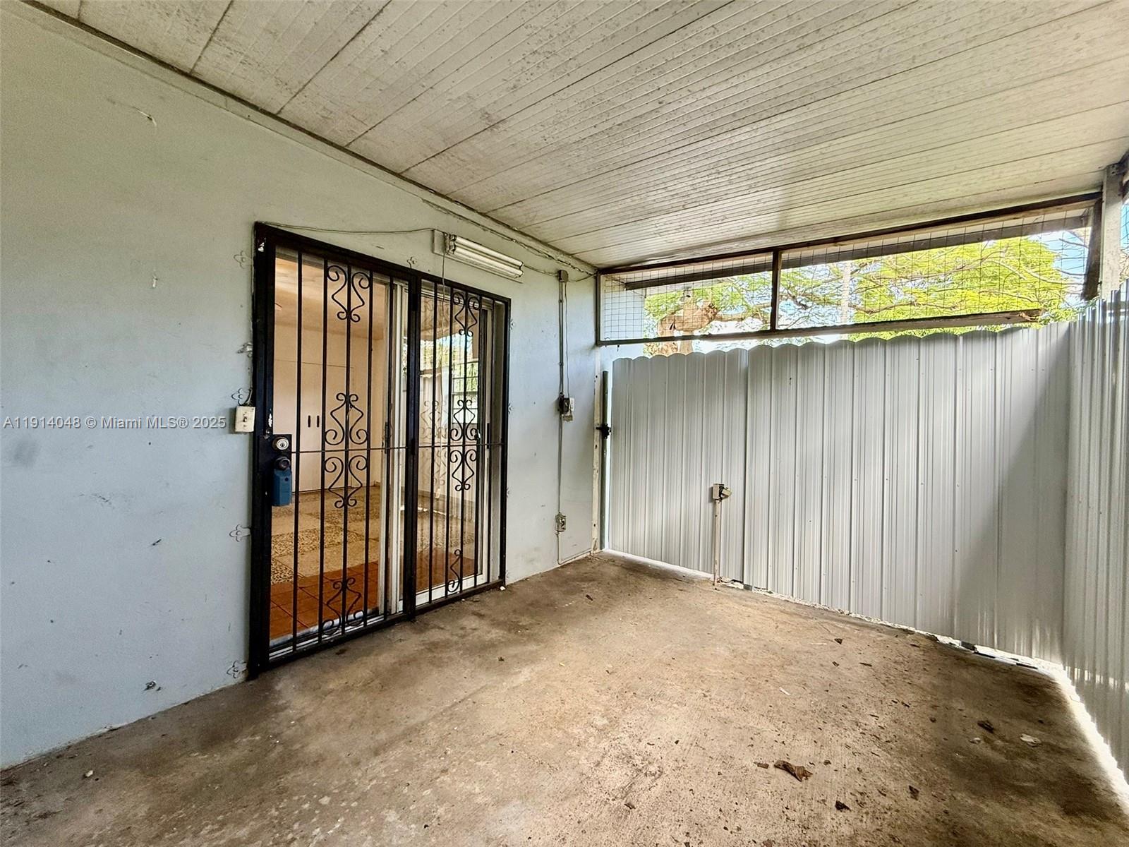 3000 NW 5th St Miami, FL 33125