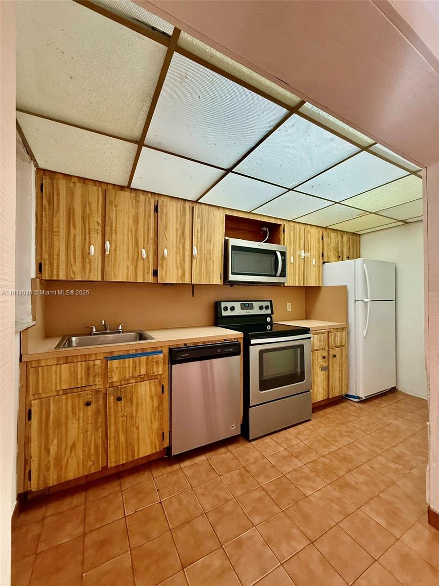 3000 NW 5th St Miami, FL 33125