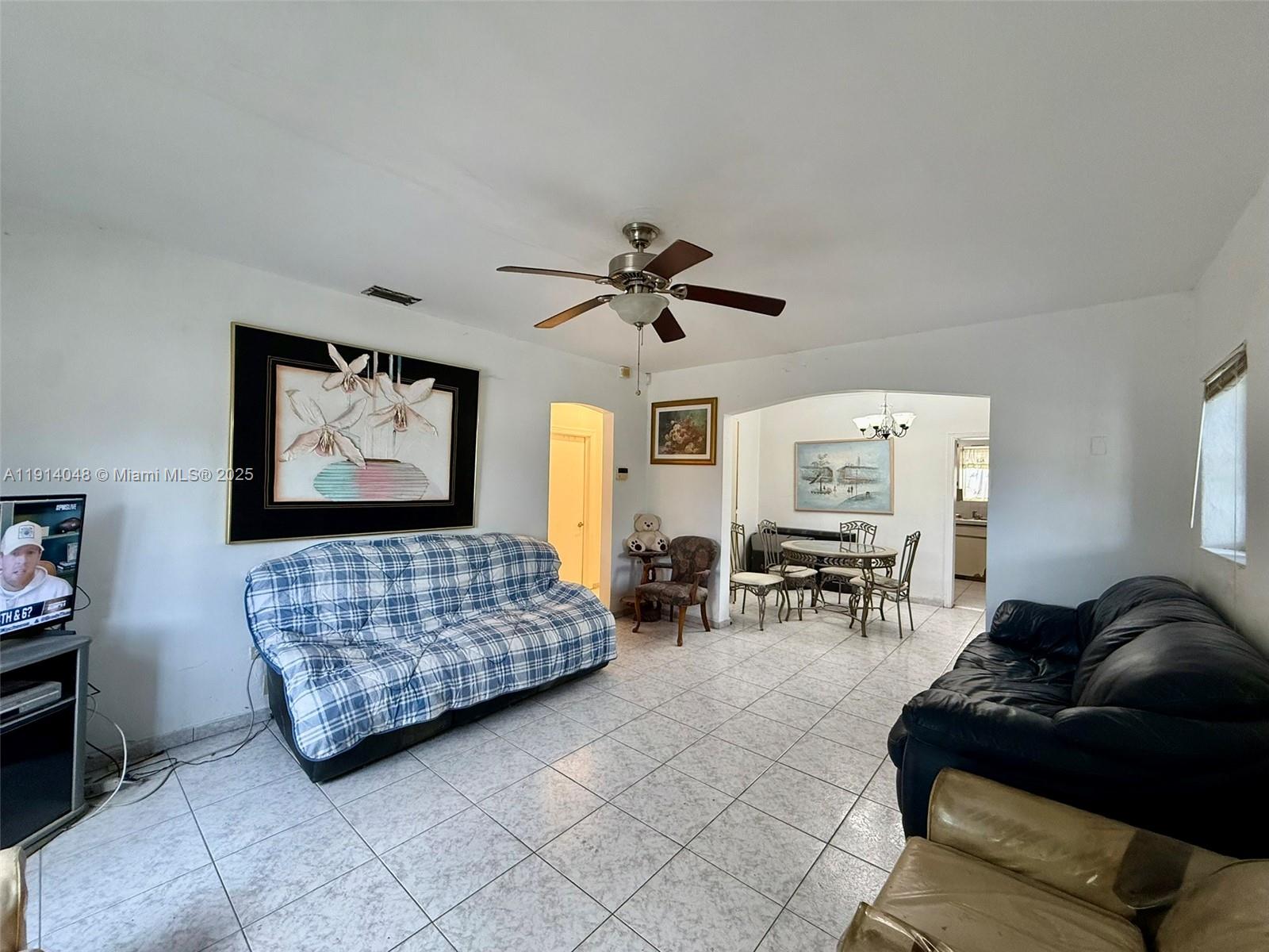 3000 NW 5th St Miami, FL 33125