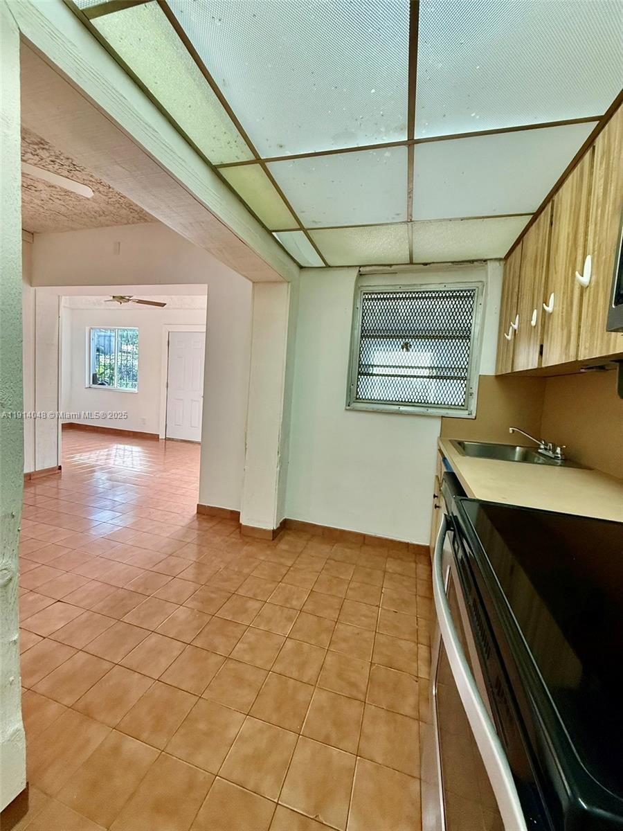 3000 NW 5th St Miami, FL 33125