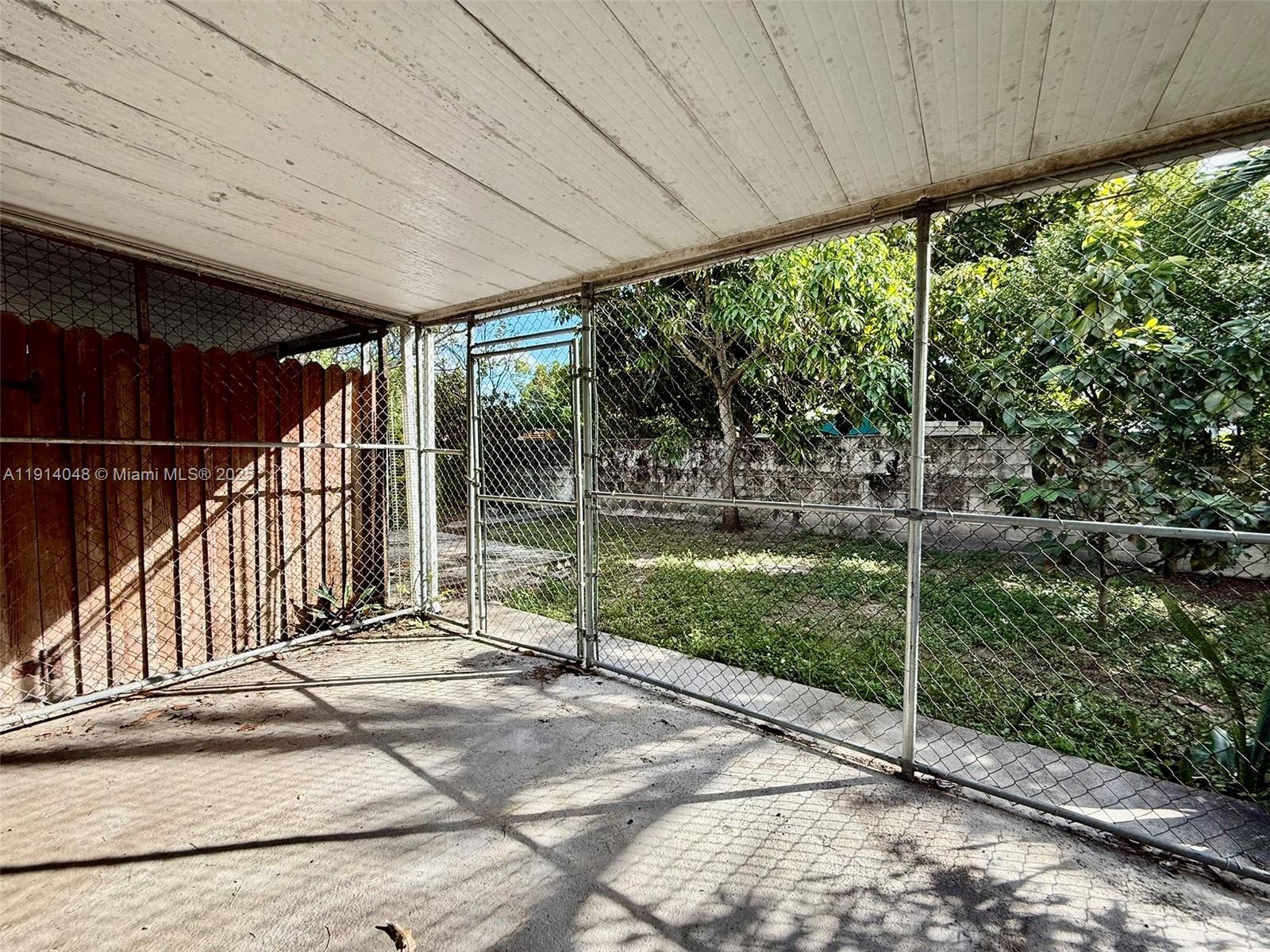 3000 NW 5th St Miami, FL 33125