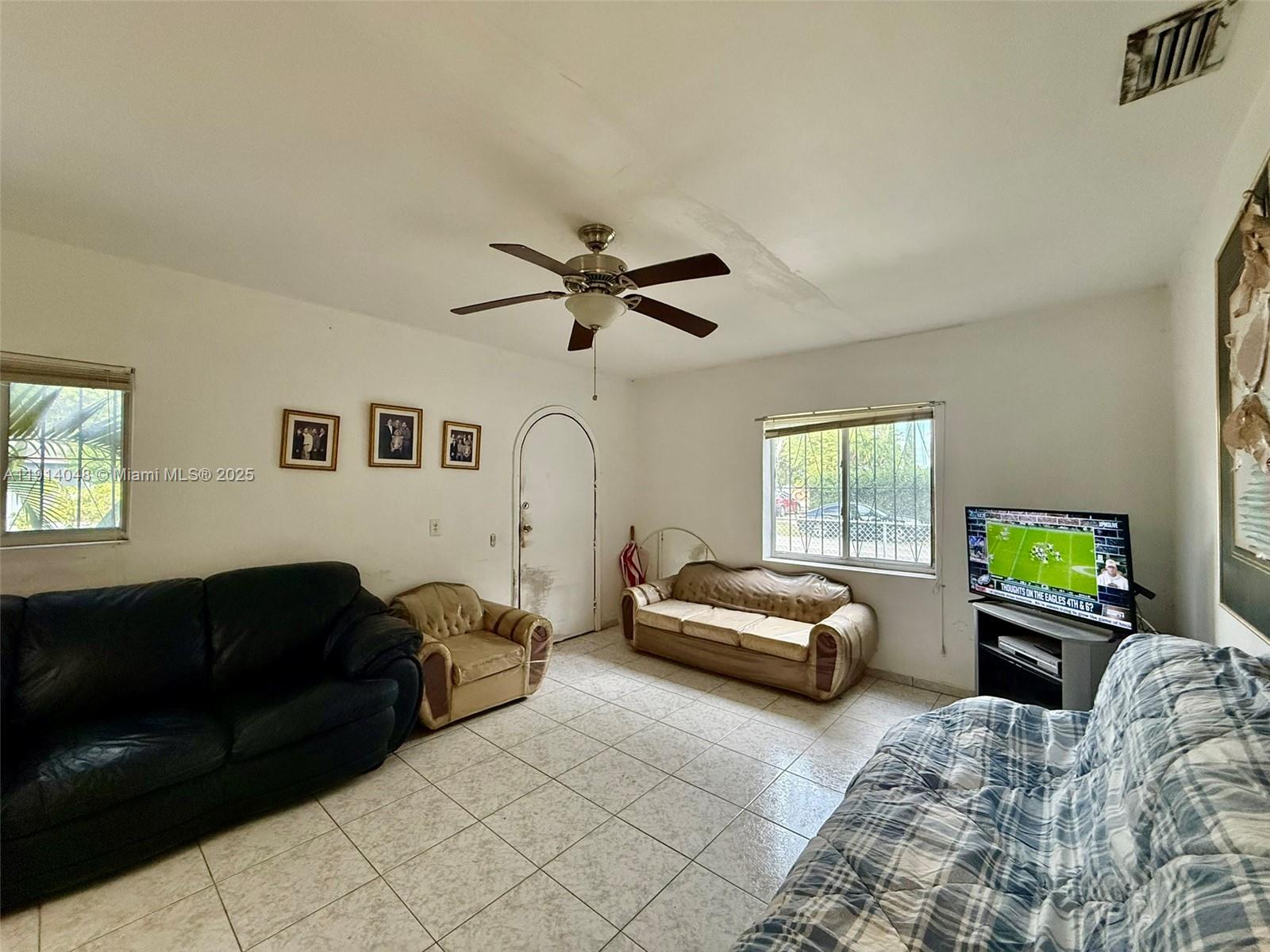 3000 NW 5th St Miami, FL 33125