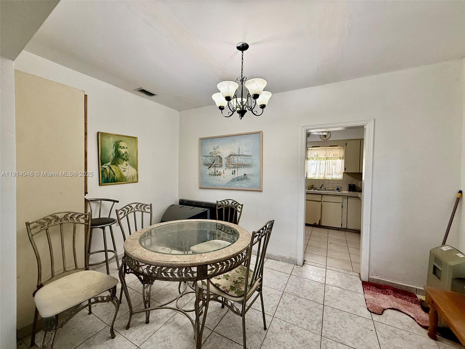 3000 NW 5th St Miami, FL 33125