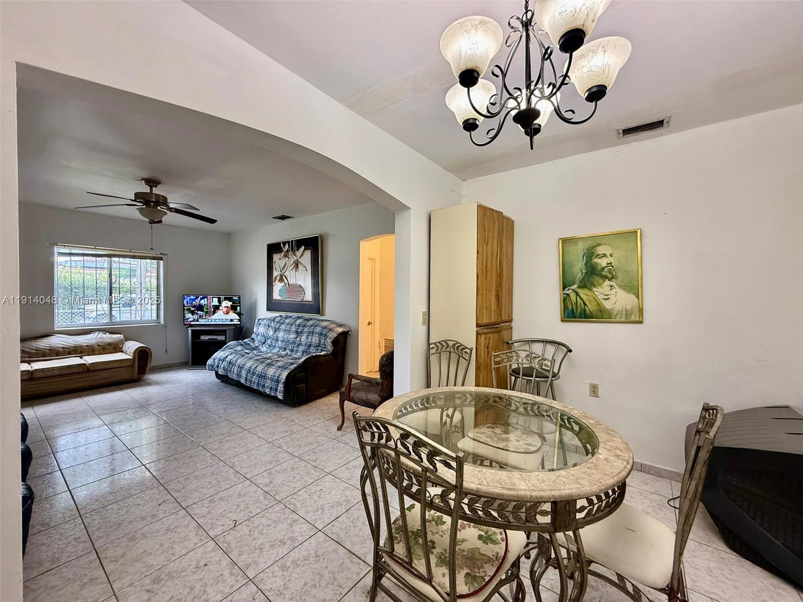 3000 NW 5th St Miami, FL 33125