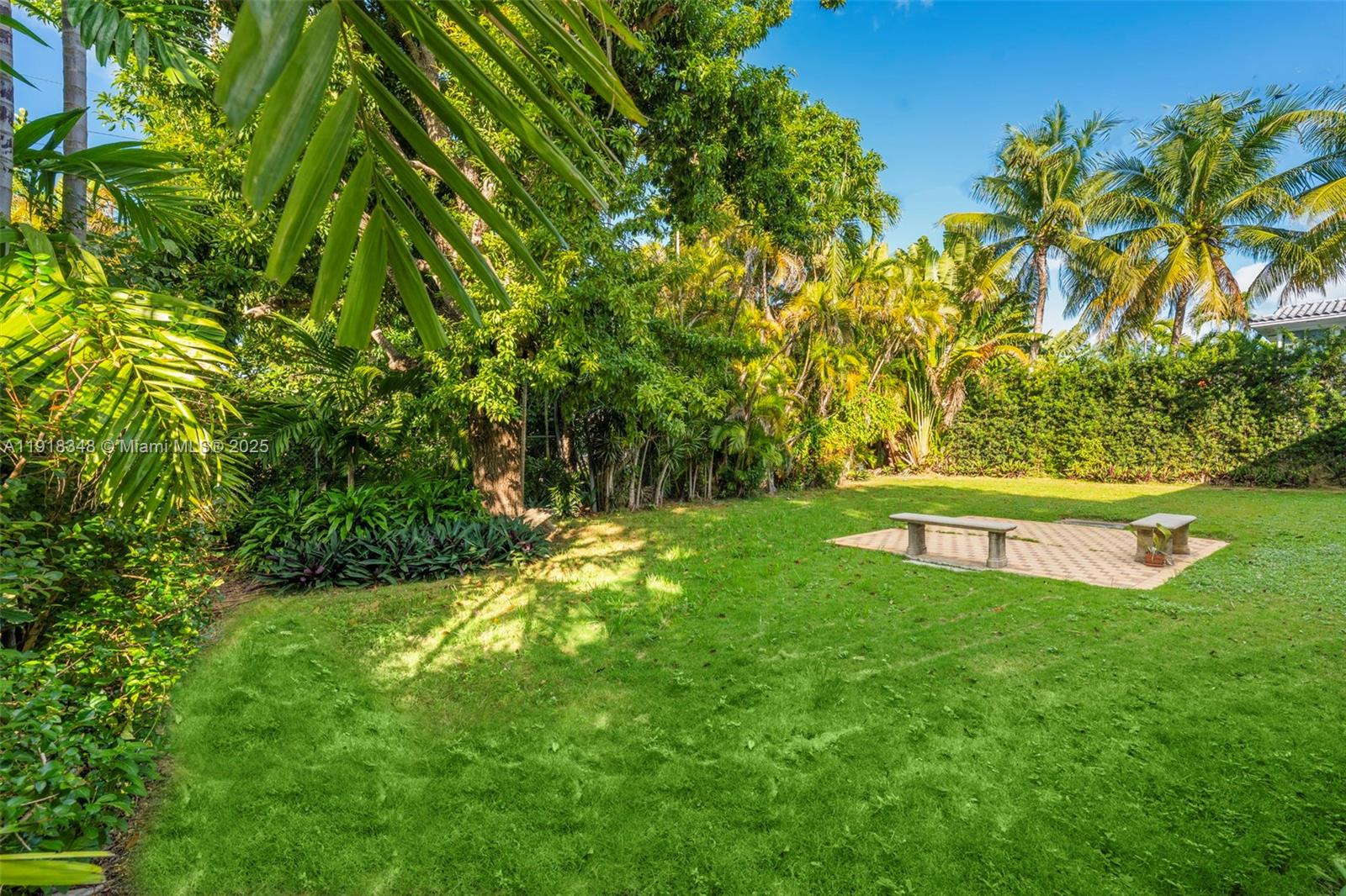 3586 Flamingo Dr Miami Beach, FL 33140