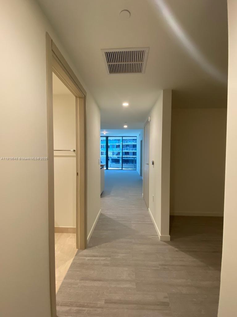 1000 Brickell Plz #3207 Miami, FL 33131