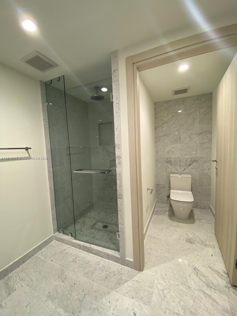 1000 Brickell Plz #3207 Miami, FL 33131