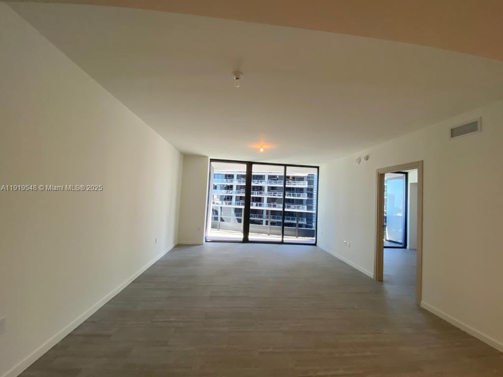 1000 Brickell Plz #3207 Miami, FL 33131