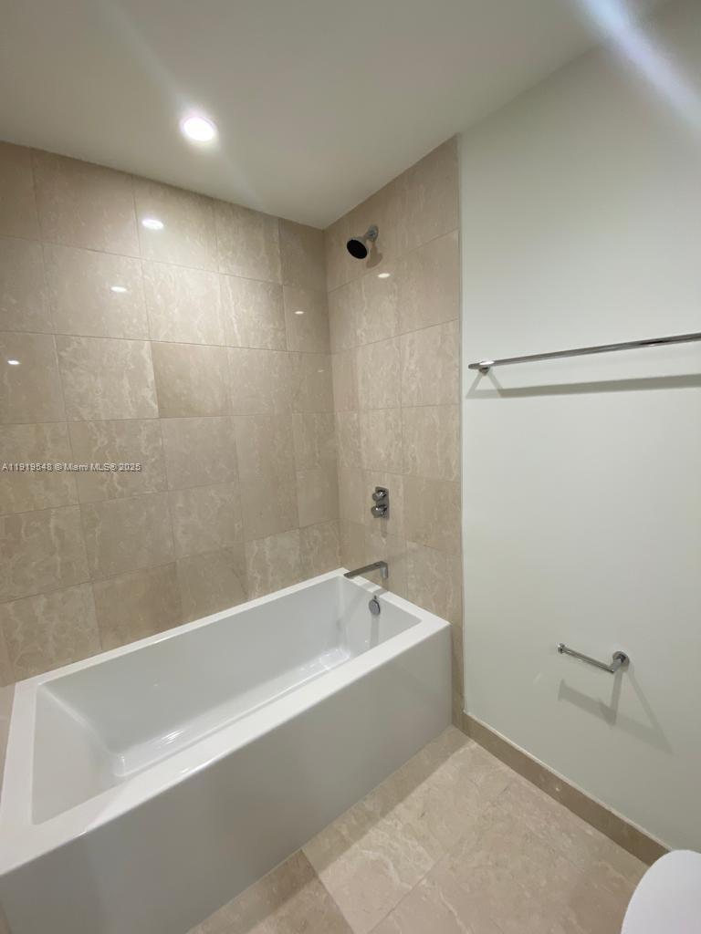 1000 Brickell Plz #3207 Miami, FL 33131