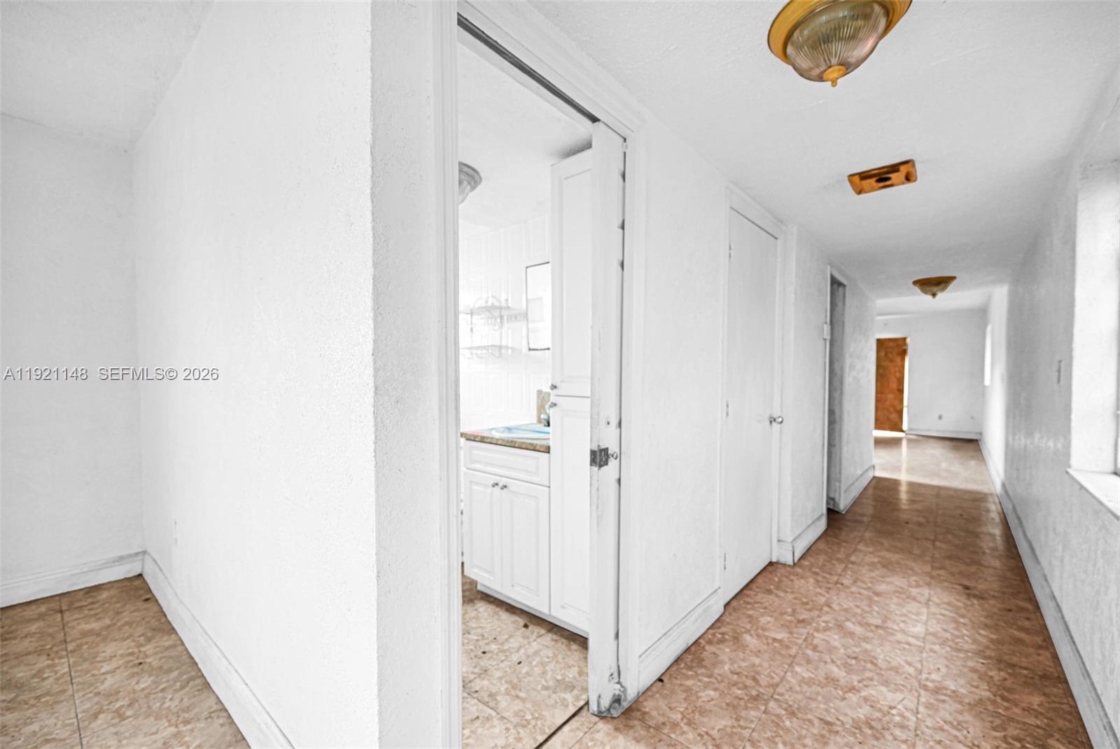 2614 W 8th Ct Hialeah, FL 33010