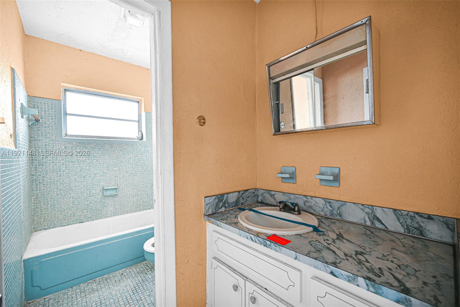 2614 W 8th Ct Hialeah, FL 33010