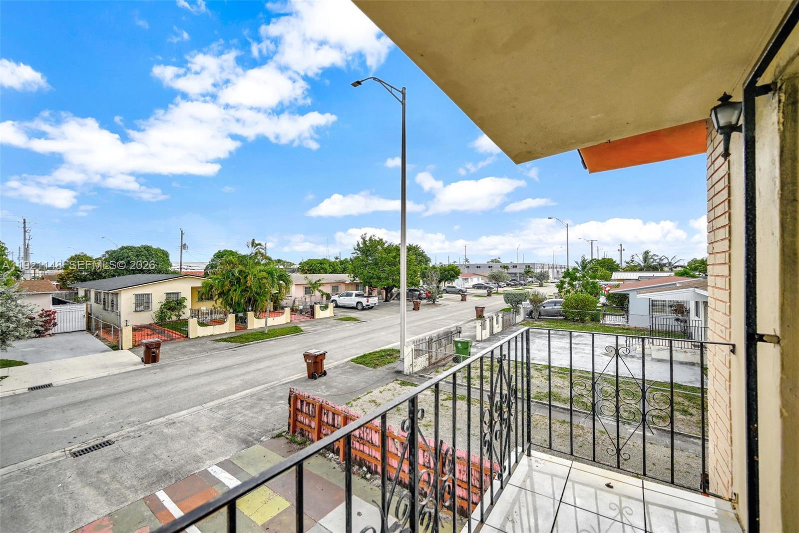 2614 W 8th Ct Hialeah, FL 33010