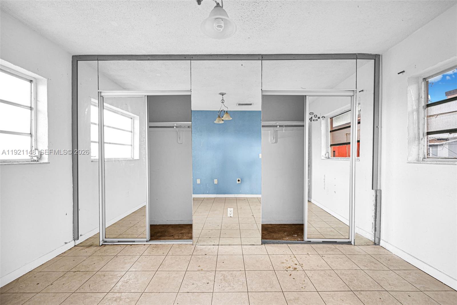 2614 W 8th Ct Hialeah, FL 33010