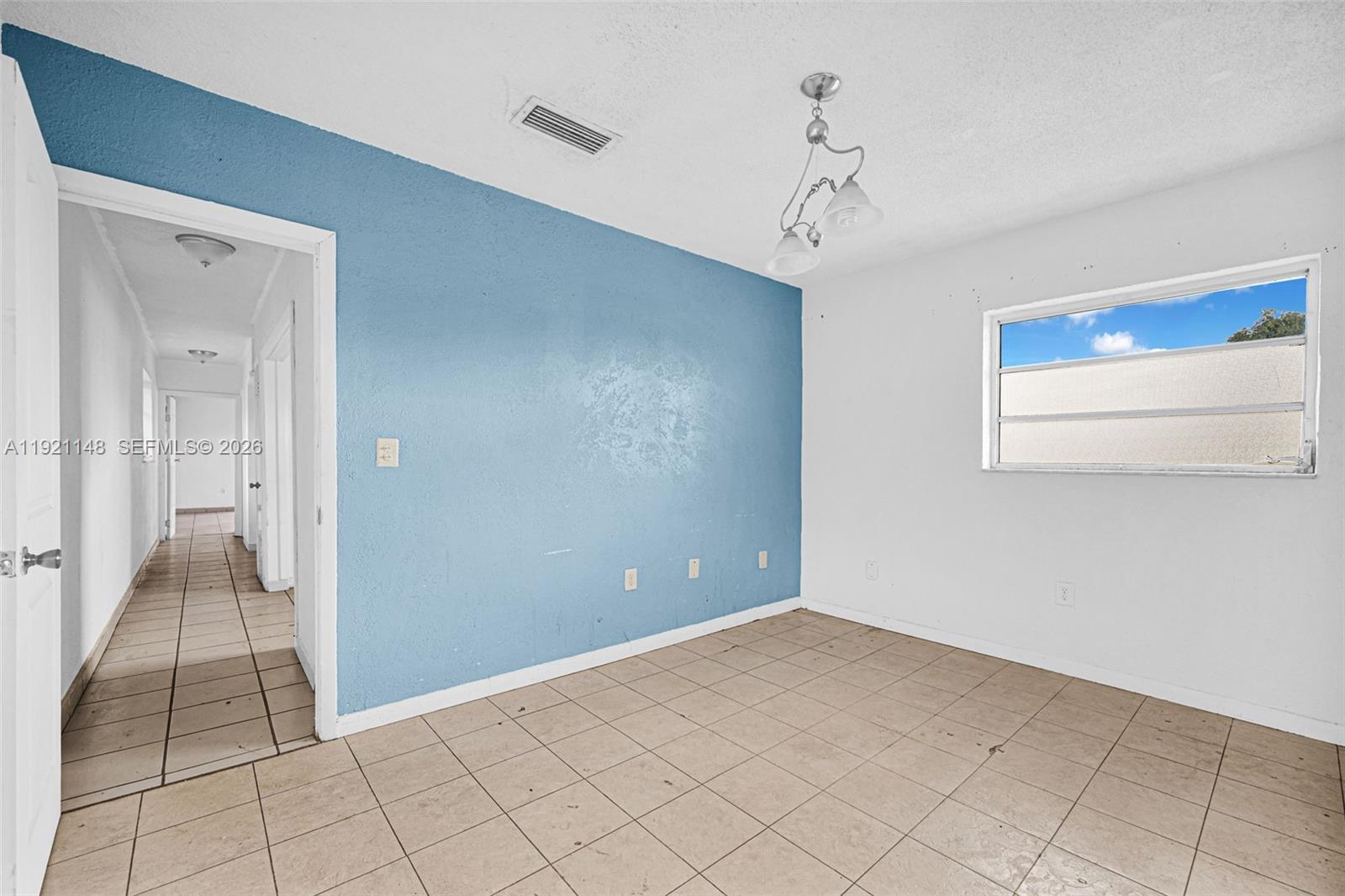 2614 W 8th Ct Hialeah, FL 33010