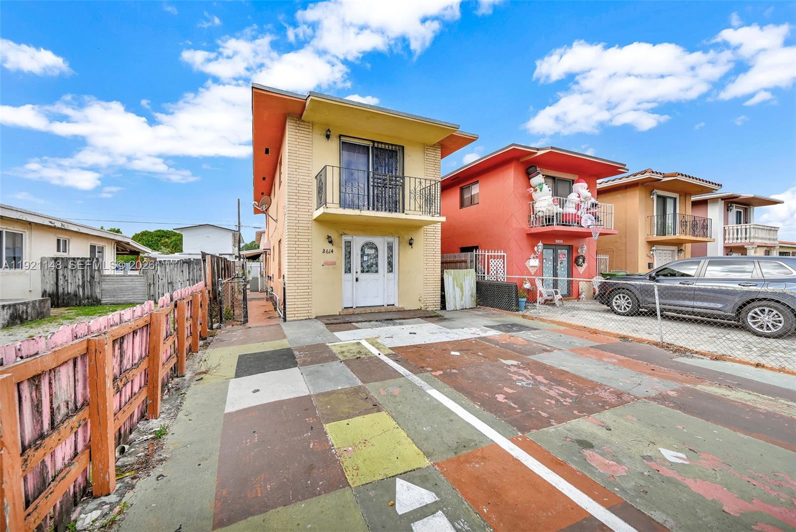 2614 W 8th Ct Hialeah, FL 33010