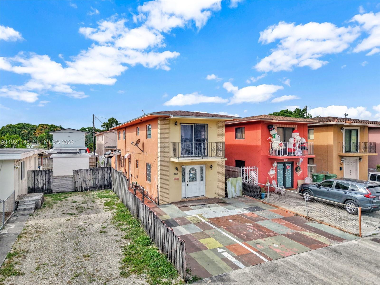 2614 W 8th Ct Hialeah, FL 33010