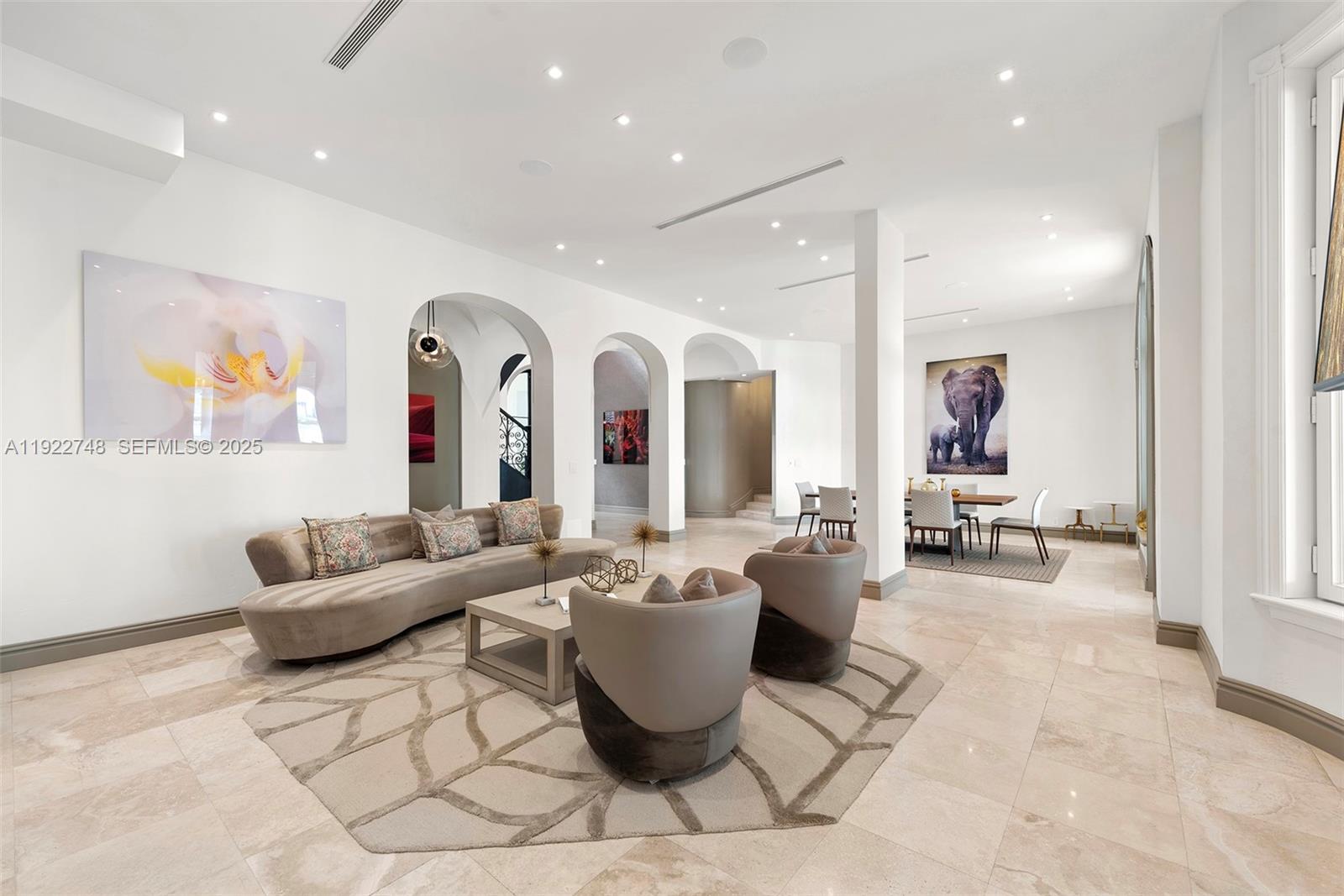 432 S Hibiscus Dr Miami Beach, FL 33139