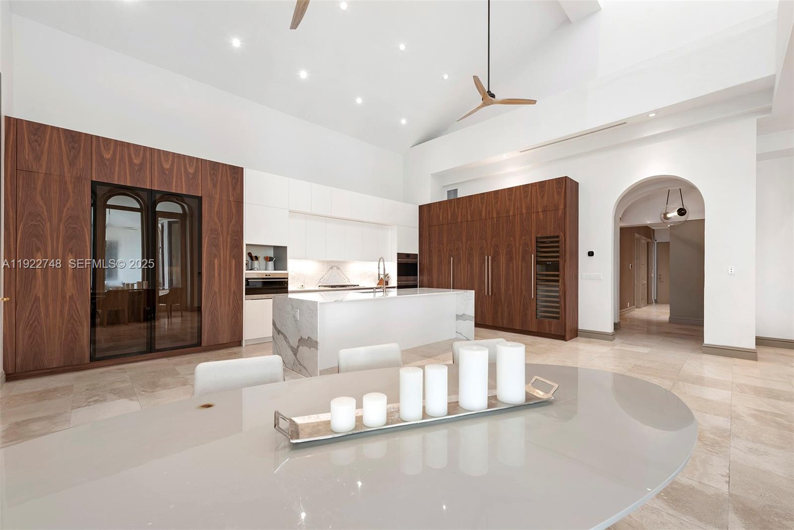 432 S Hibiscus Dr Miami Beach, FL 33139