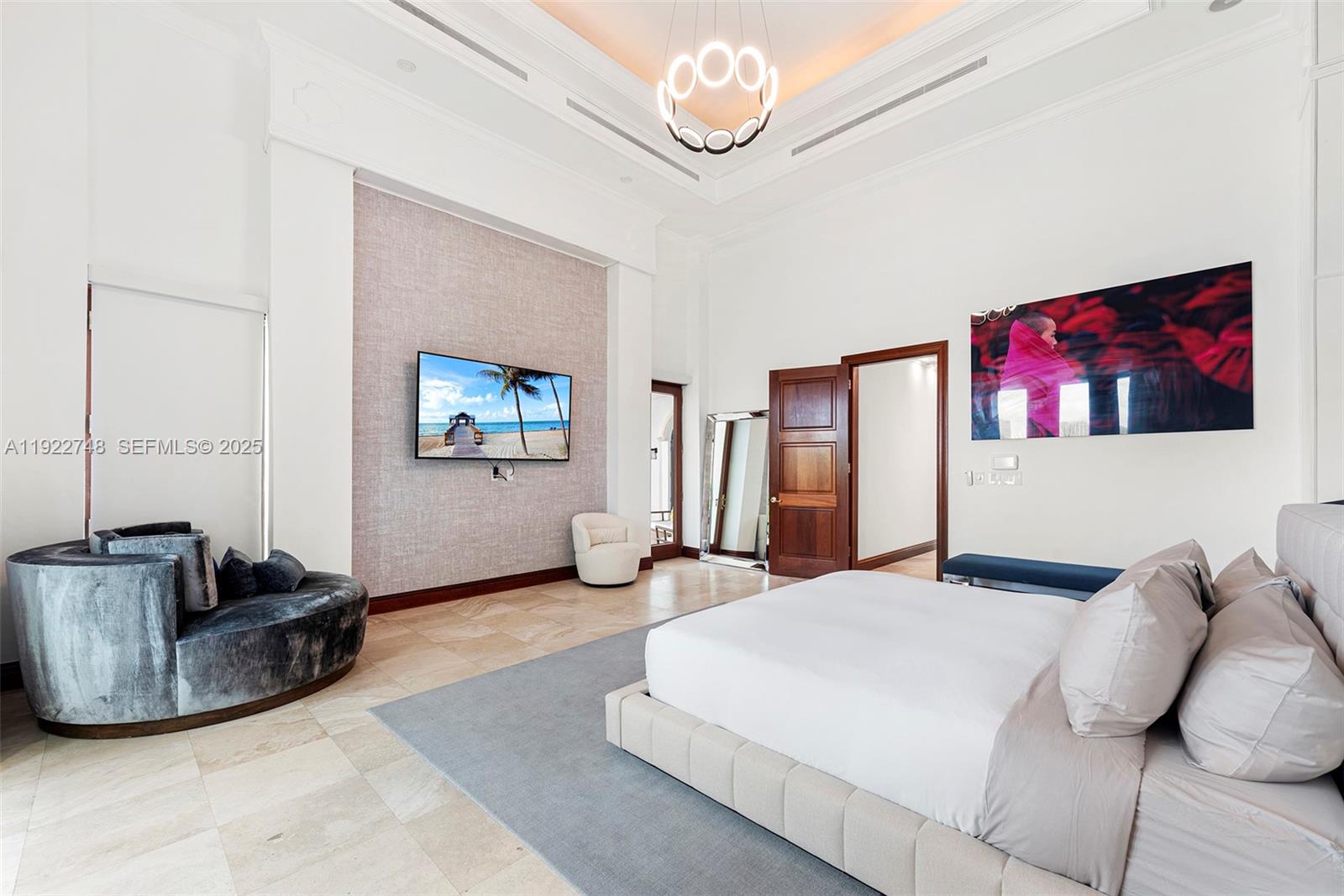 432 S Hibiscus Dr Miami Beach, FL 33139