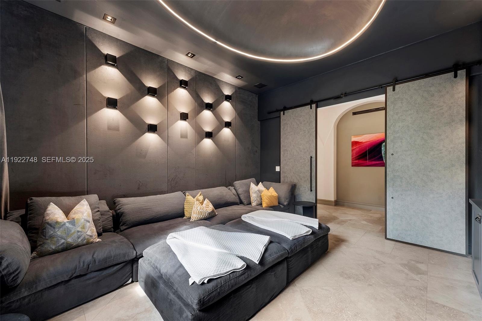 432 S Hibiscus Dr Miami Beach, FL 33139