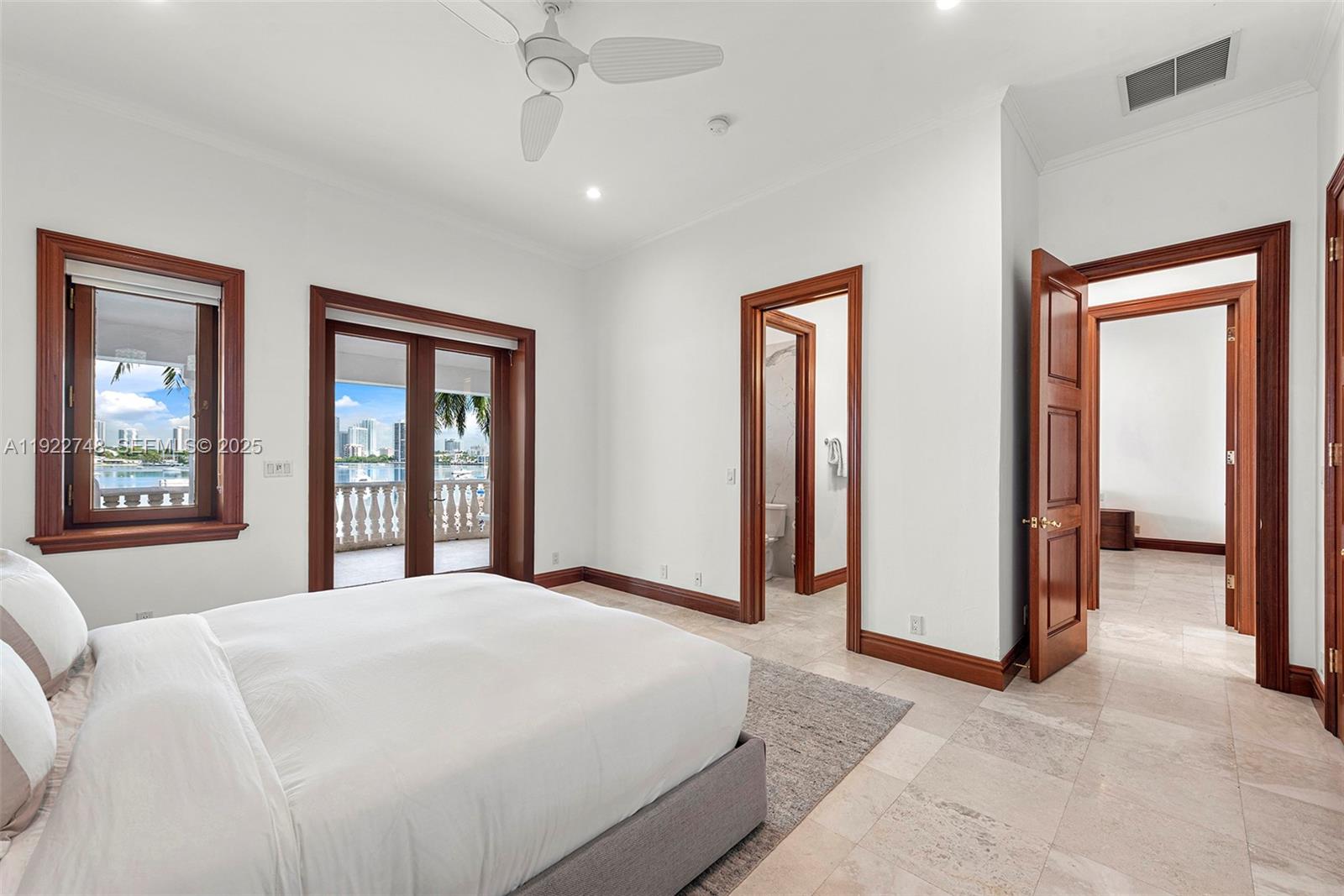 432 S Hibiscus Dr Miami Beach, FL 33139