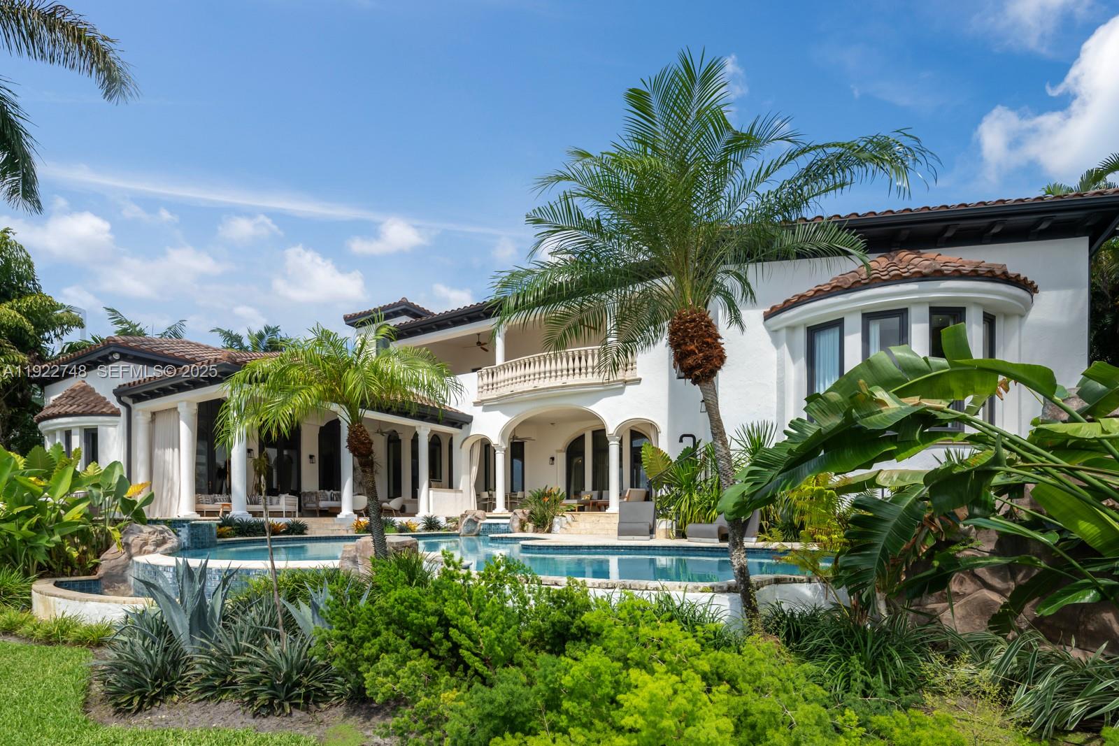 432 S Hibiscus Dr Miami Beach, FL 33139