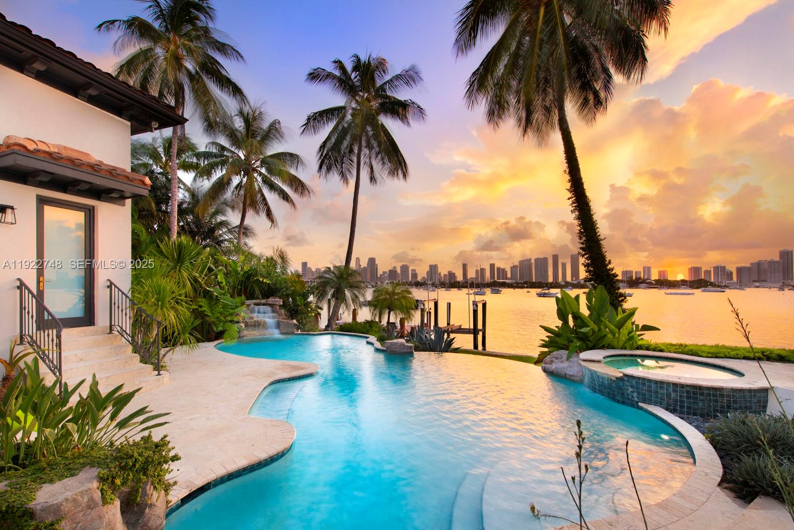 432 S Hibiscus Dr Miami Beach, FL 33139