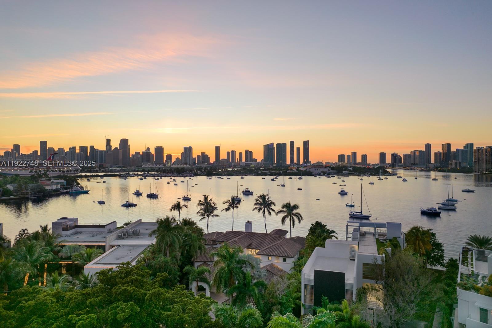 432 S Hibiscus Dr Miami Beach, FL 33139