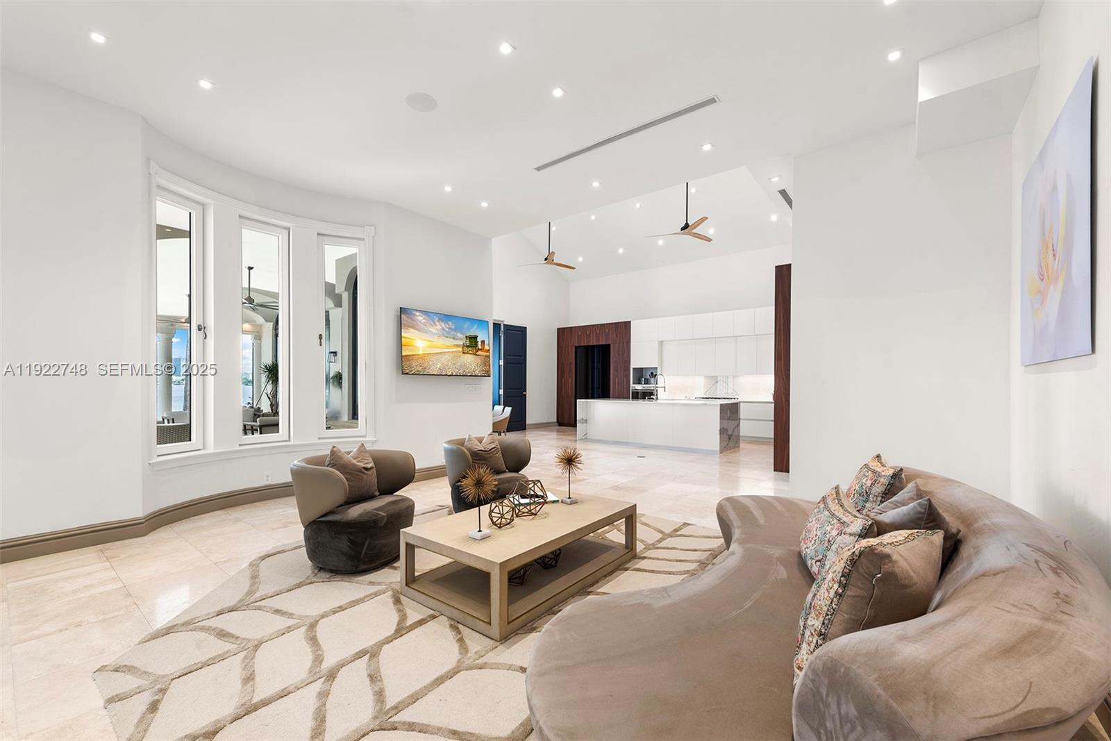 432 S Hibiscus Dr Miami Beach, FL 33139